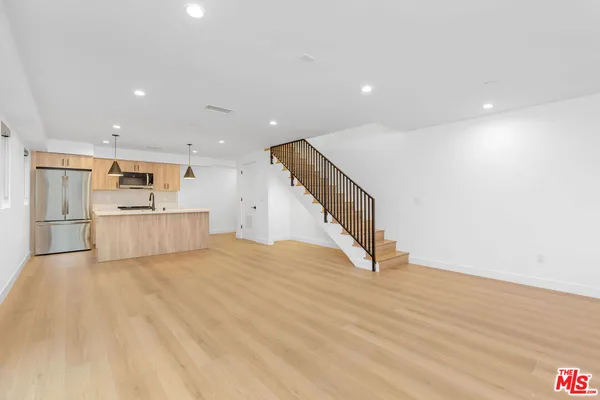 $5,250 | 12702 Pacific Avenue, Los Angeles, CA 90066