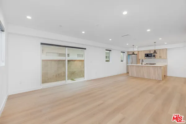 $5,250 | 12702 Pacific Avenue, Los Angeles, CA 90066