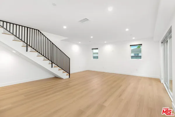 $5,250 | 12702 Pacific Avenue, Los Angeles, CA 90066