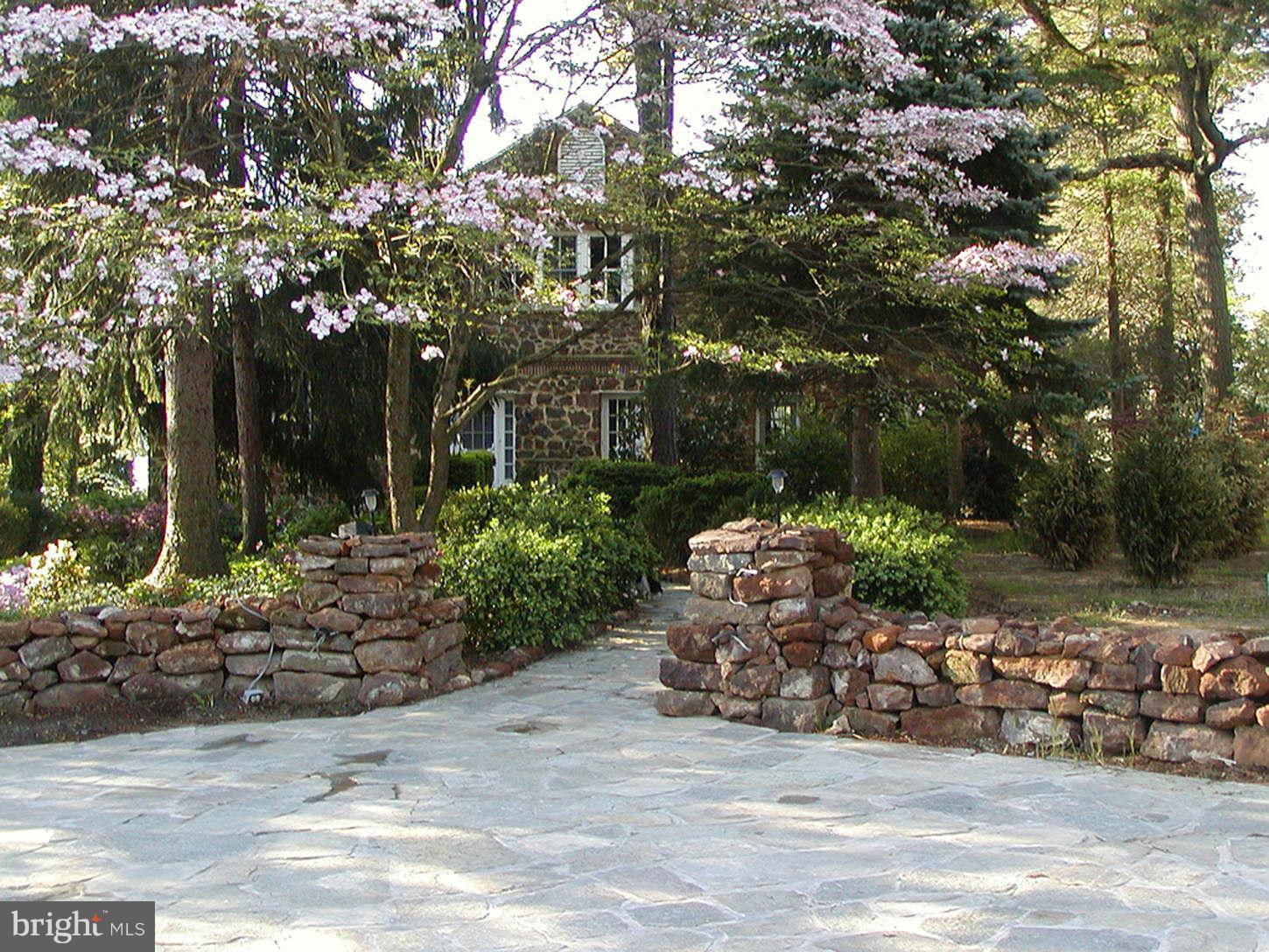 194 Inverness Road Severna Park, MD 21146 - Photo 4 of 30 Exterior (Front)
