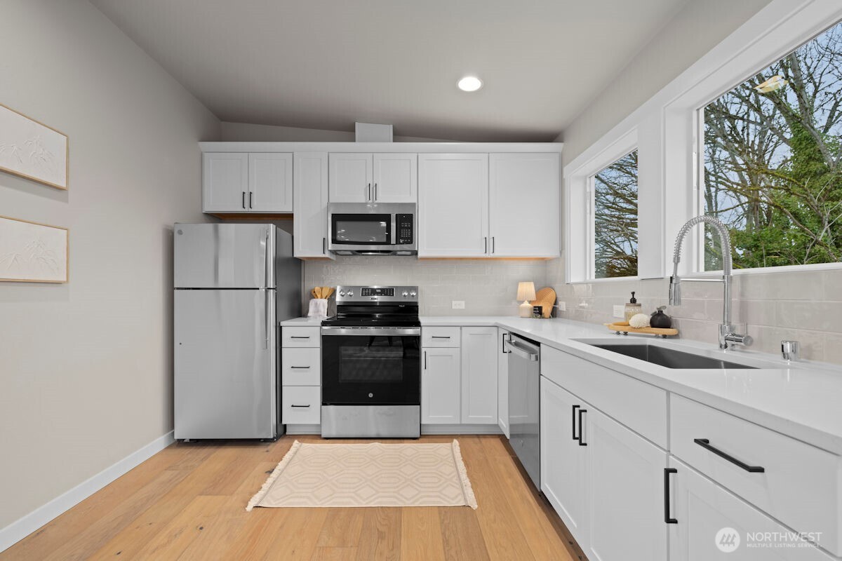 7853 South 132nd Street Seattle, WA 98178 - Photo 32 of 38