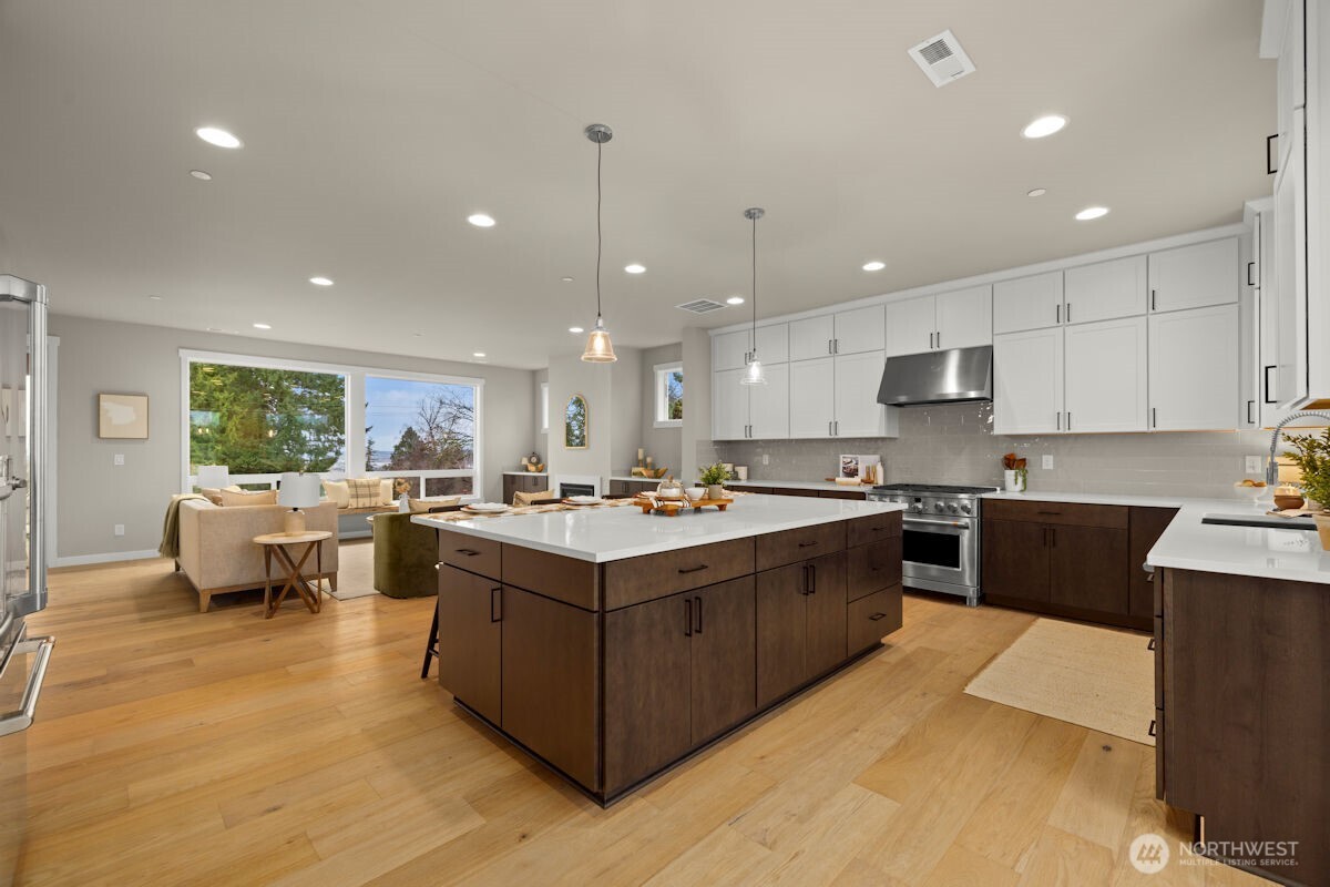 7853 South 132nd Street Seattle, WA 98178 - Photo 7 of 38