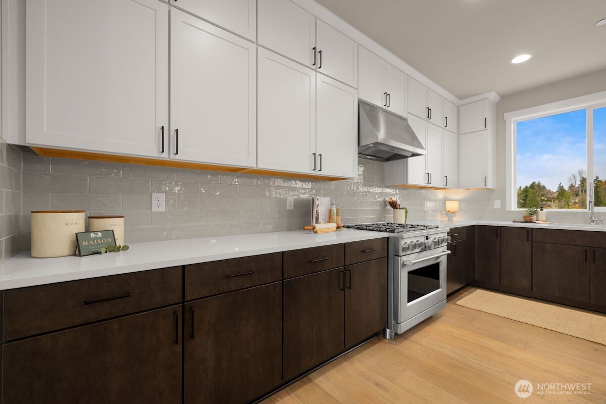 7853 South 132nd Street Seattle, WA 98178 - Photo 10 of 38