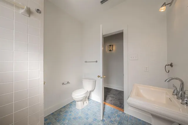 $2,795 | 2412 Kenley Street, Fort Worth, TX 76107