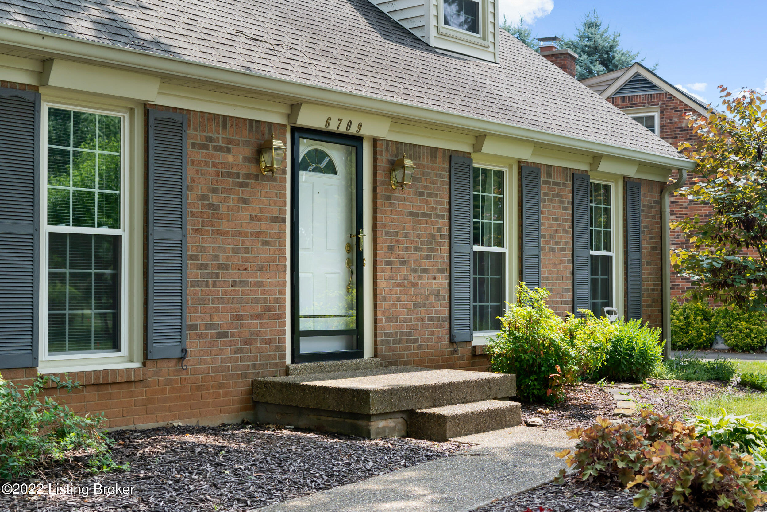 6709 Copperfield Road Louisville, KY 40207 - Photo 3 of 42 6709 Copperfield Road-03