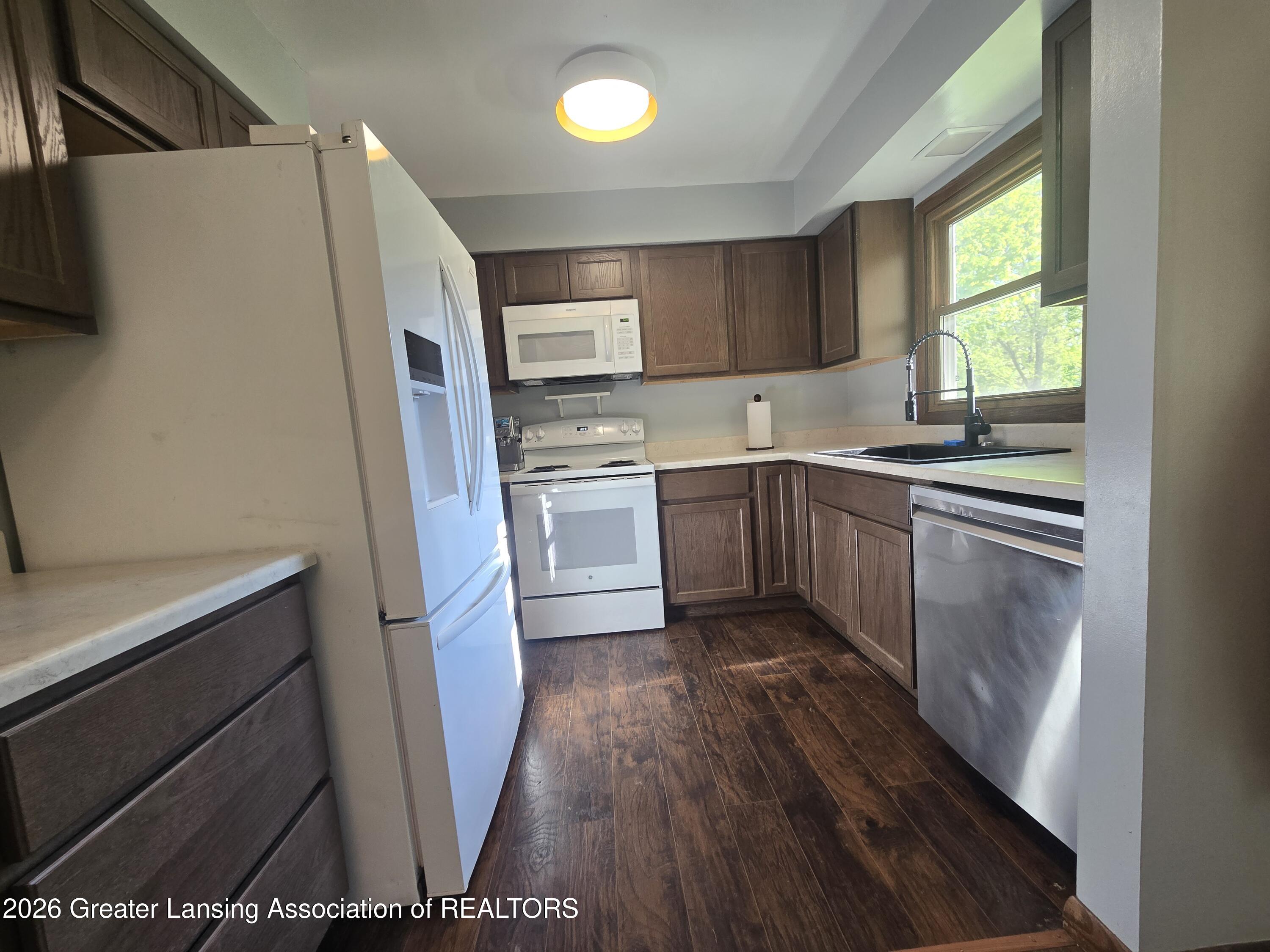 22915 Pine Lake Road Battle Creek, MI 49017 - Photo 13 of 36 20260515_181000(1)