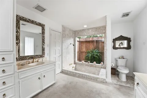 $2,500,000 | 411 Hunters Park Lane, Houston, TX 77024