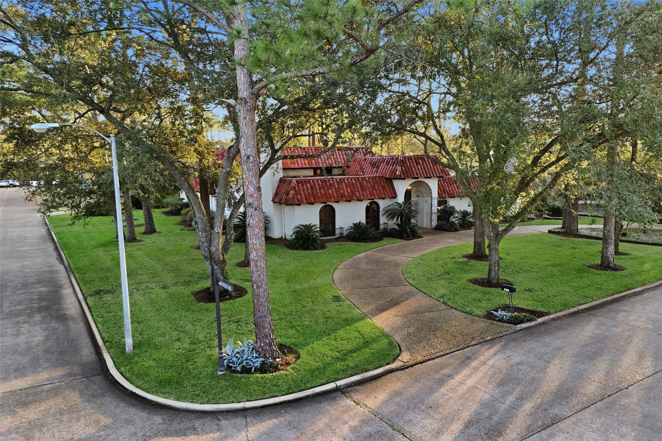 411 Hunters Park Lane Houston, TX 77024 - Photo 25 of 25
