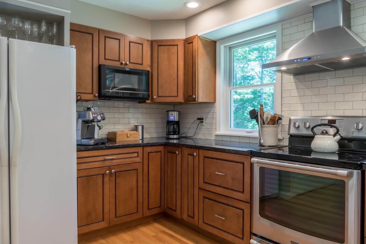 211 Hillside Road Brunswick, ME 04011 - Photo 7 of 42 12-Kitchen4