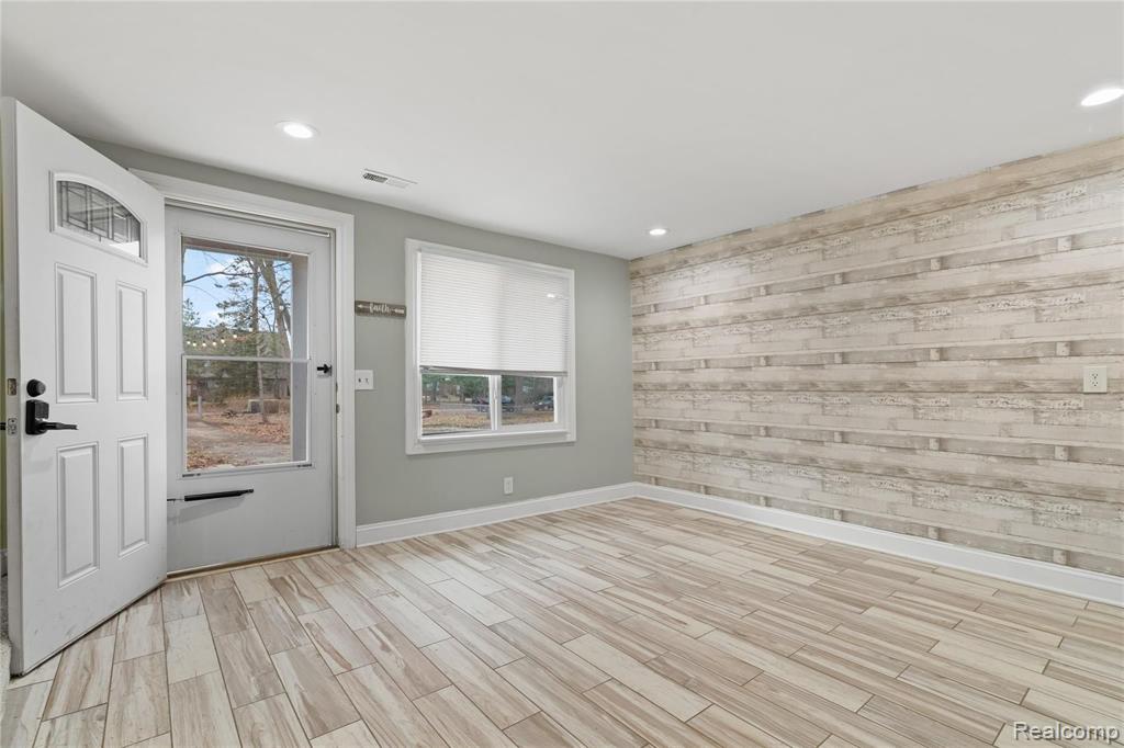 3371 York Road Rochester Hills, MI 48309 - Photo 5 of 38