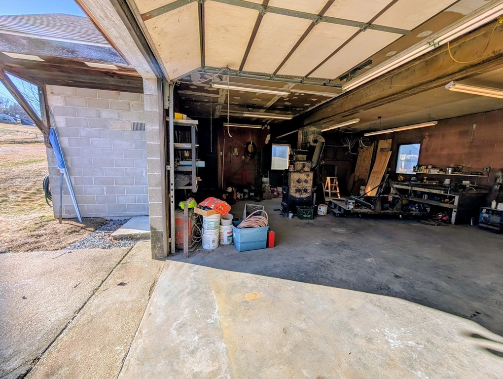 7 King Road Charlton, MA 01507 - Photo 23 of 42