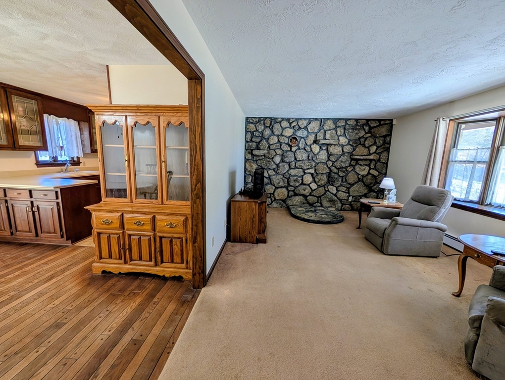 7 King Road Charlton, MA 01507 - Photo 4 of 42