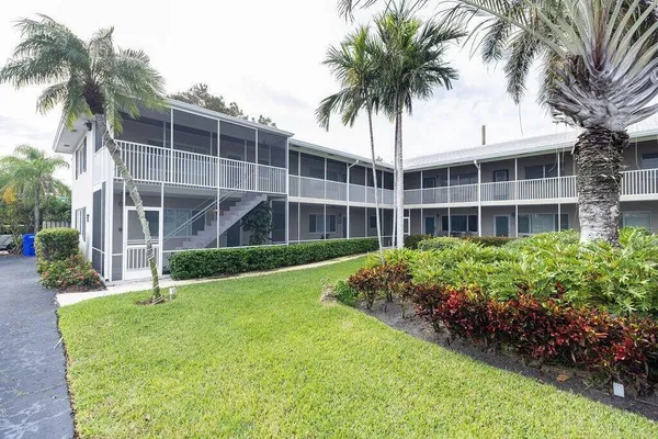 $2,275 | 426 Northeast 7th Avenue, Unit 2B, Delray Beach, FL 33483