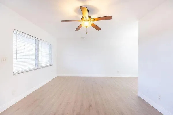 $2,275 | 426 Northeast 7th Avenue, Unit 2B, Delray Beach, FL 33483