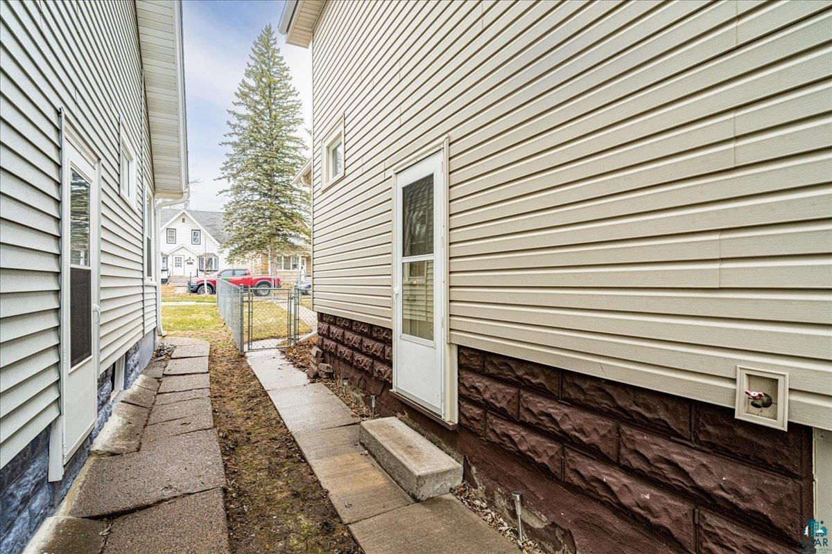 4316 West 6th Street Duluth, MN 55807 - Photo 14 of 38 View of side of property with a gate