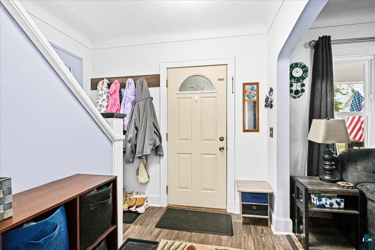 4316 West 6th Street Duluth, MN 55807 - Photo 25 of 38 Entryway with wood finished floors and arched walkways
