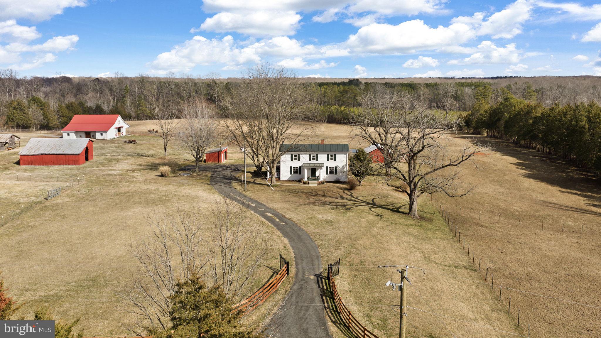 Imagine pulling in here everyday! Welcome home!