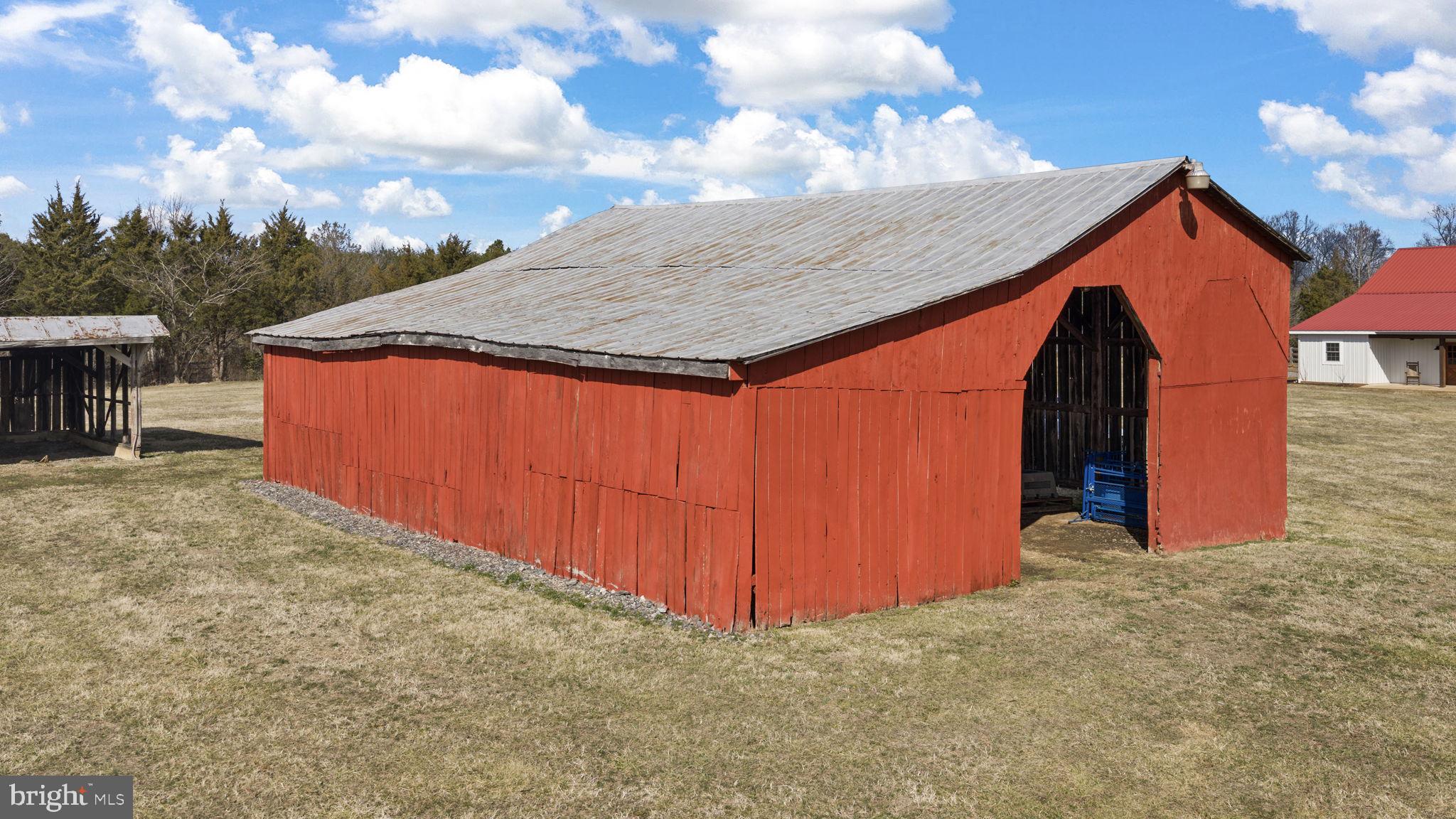 1815 Country Road Beaverdam, VA 23015 - Photo 75 of 92 Barn