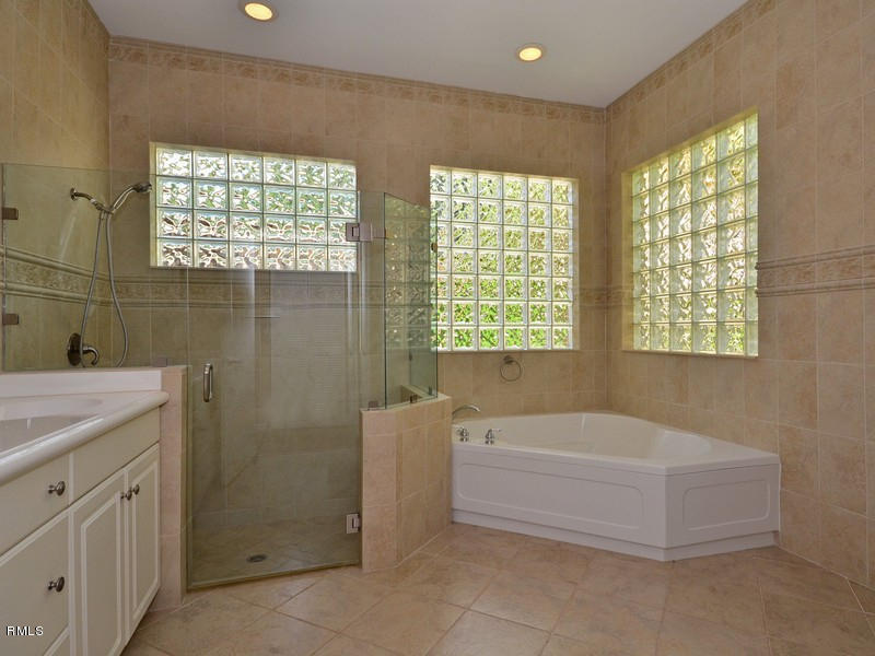 385 Southwest 16th Street Boca Raton, FL 33432 - Photo 16 of 33 Master Bath