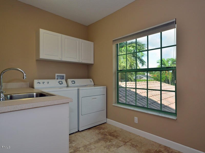 385 Southwest 16th Street Boca Raton, FL 33432 - Photo 24 of 33 Laundry Room