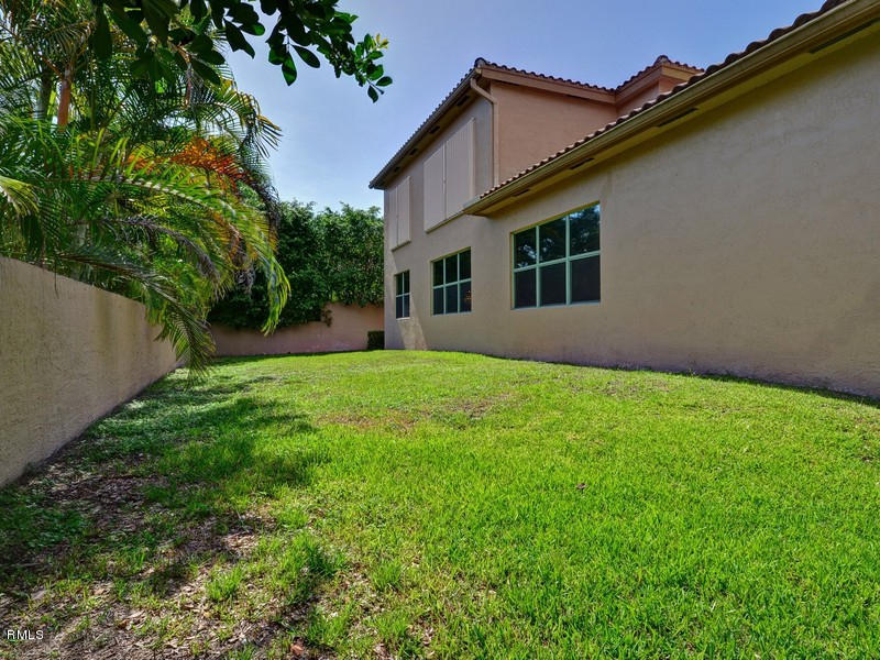385 Southwest 16th Street Boca Raton, FL 33432 - Photo 29 of 33 Back Yard