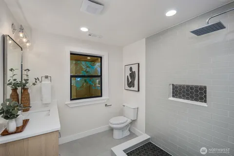 $1,699,998 | 18011 Northeast 196th Street, Woodinville, WA 98077