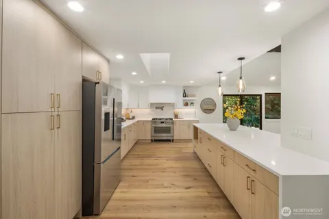 $1,699,998 | 18011 Northeast 196th Street, Woodinville, WA 98077