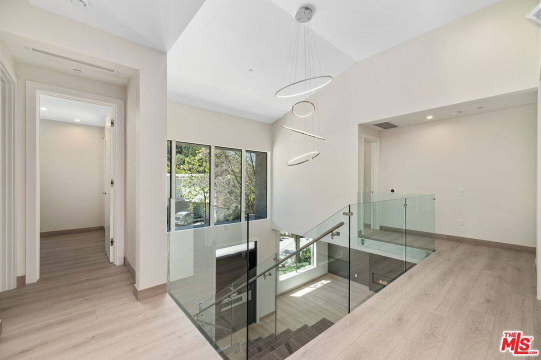 9719 Blantyre Drive Beverly Hills, CA 90210 - Photo 23 of 43