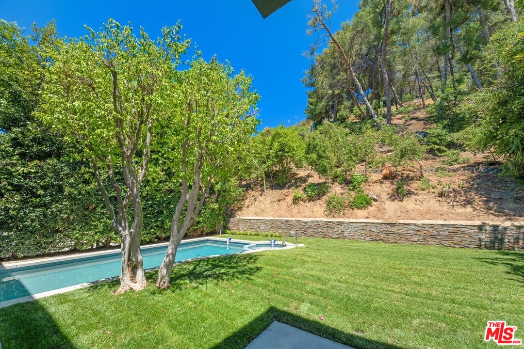 9719 Blantyre Drive Beverly Hills, CA 90210 - Photo 42 of 43 a view of yard with green space
