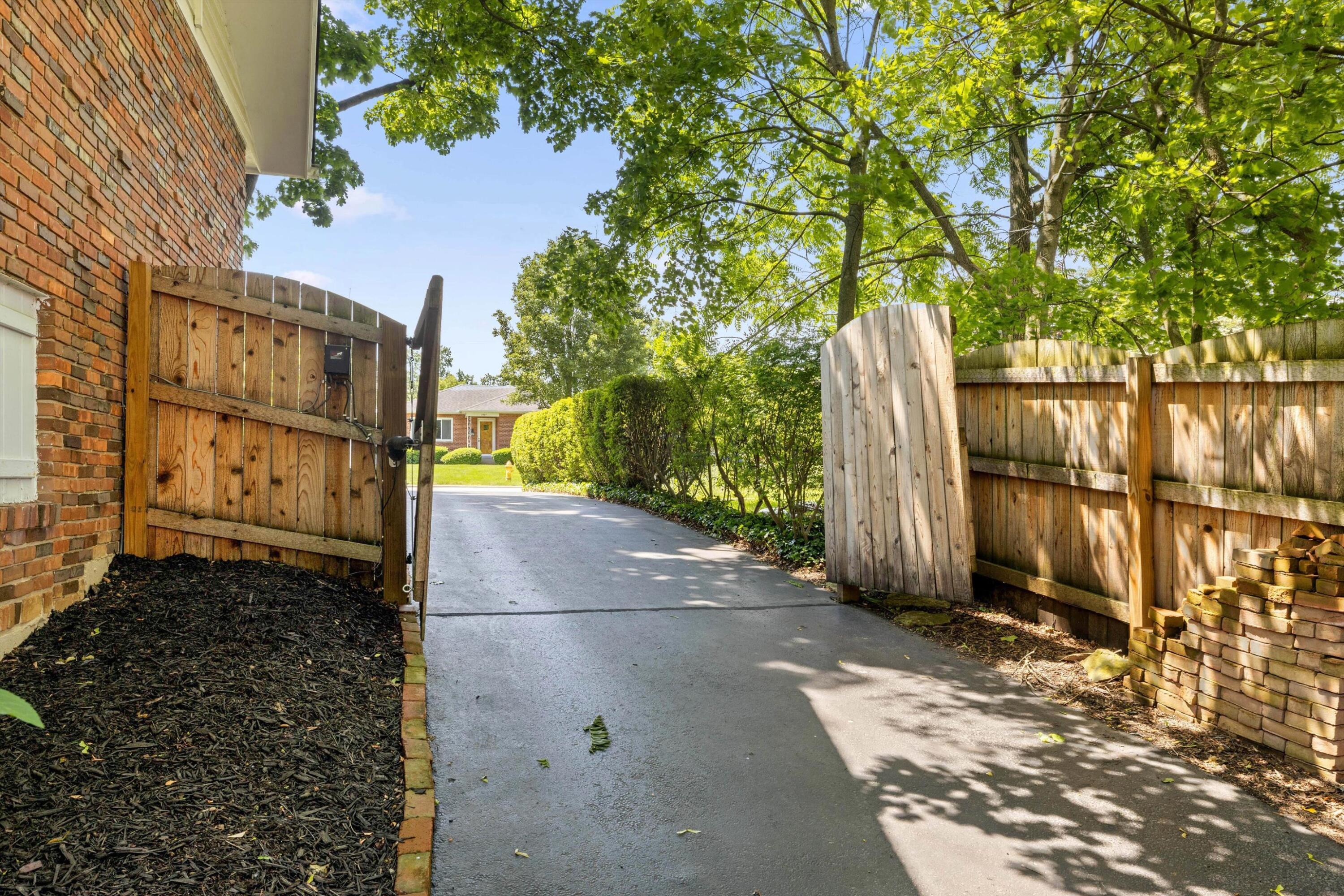 2678 Edgevale Road Upper Arlington, OH 43221 - Photo 41 of 49 48-511A3794
