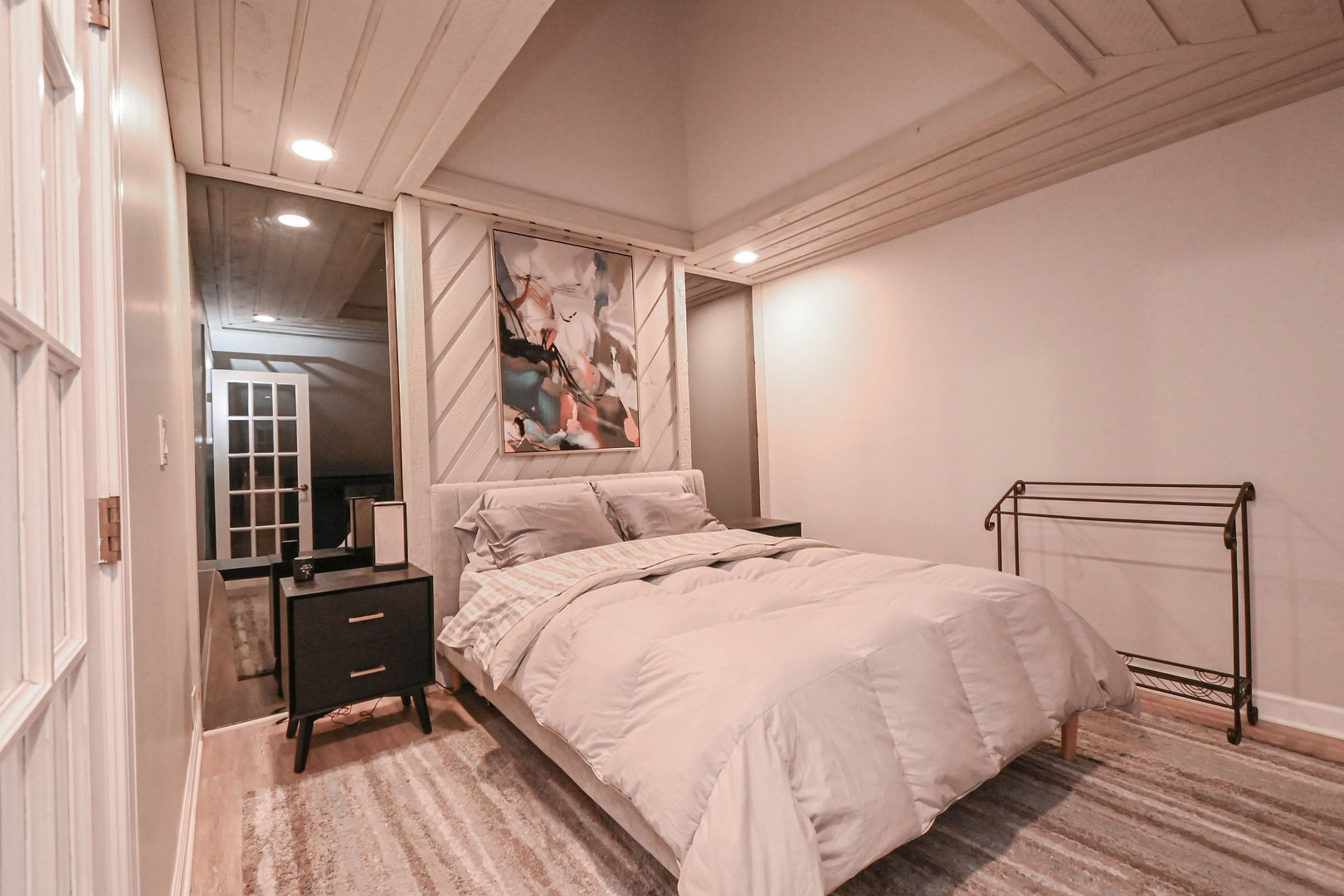 598 Dunham Road Gurnee, IL 60031 - Photo 25 of 31 a bedroom with a bed and a mirror