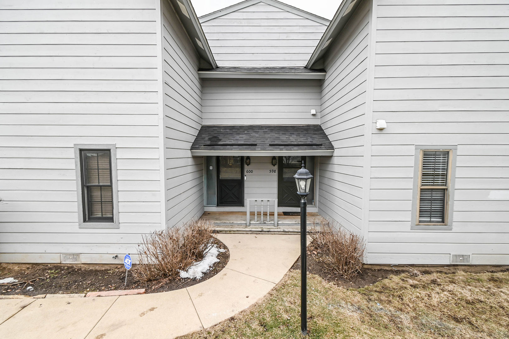 598 Dunham Road Gurnee, IL 60031 - Photo 4 of 31 a front view of a house with entertaining space