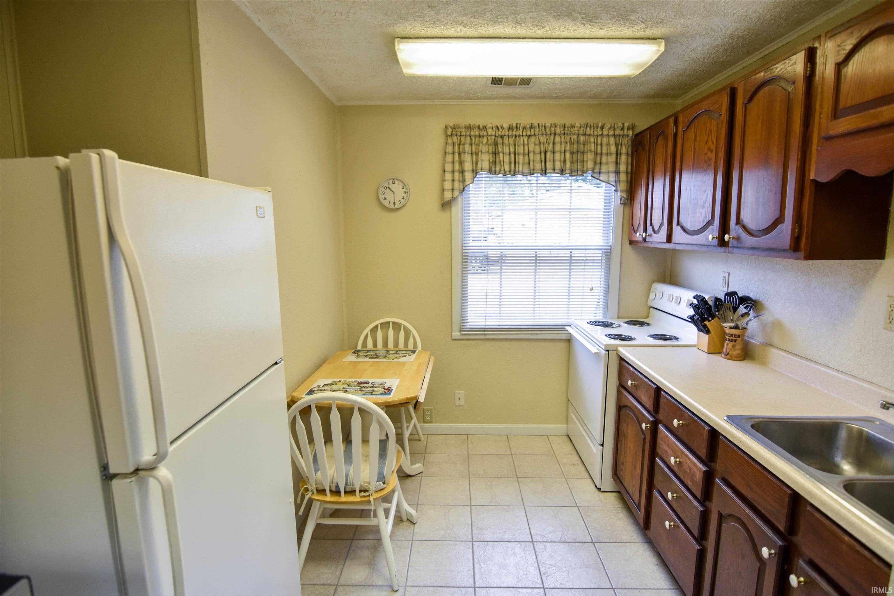 621 West Mill Road Evansville, IN 47710 - Photo 13 of 25