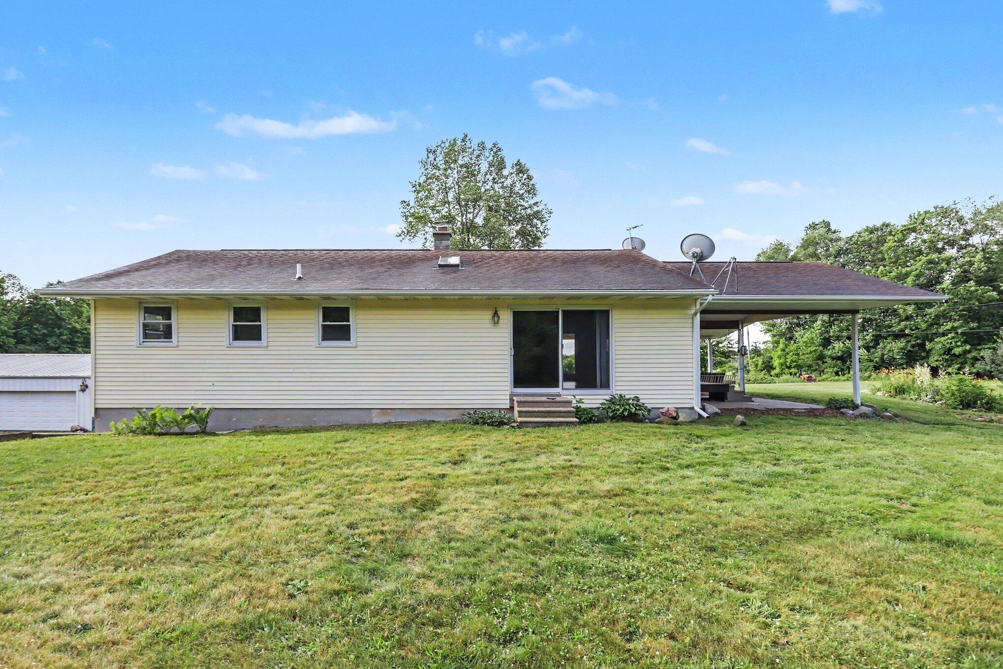 30825 Longnecker Road Leonidas, MI 49066 - Photo 17 of 20 015_file_3565