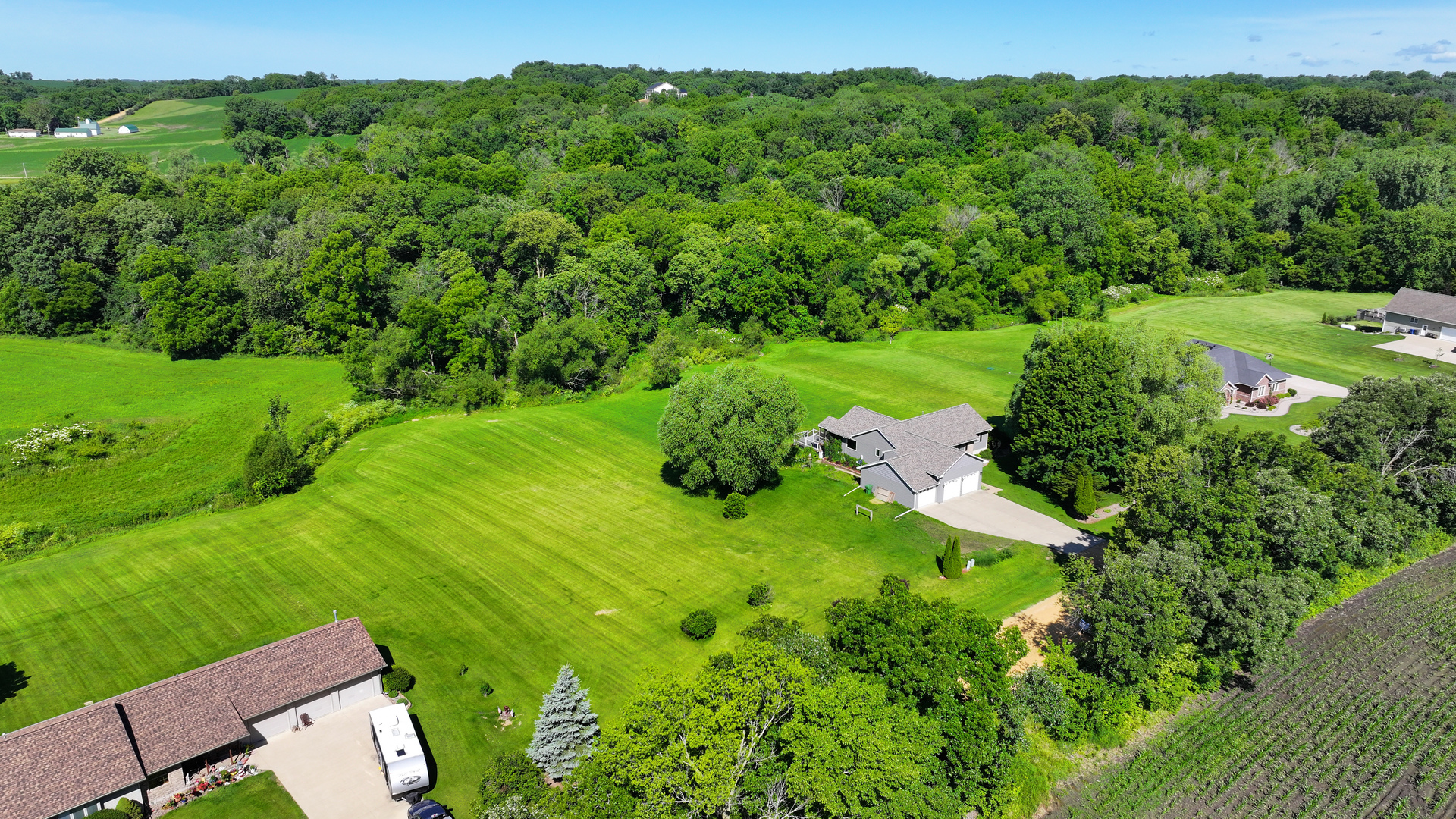 681 West Deer Creek Road Clinton, IA 52732 - Photo 41 of 51