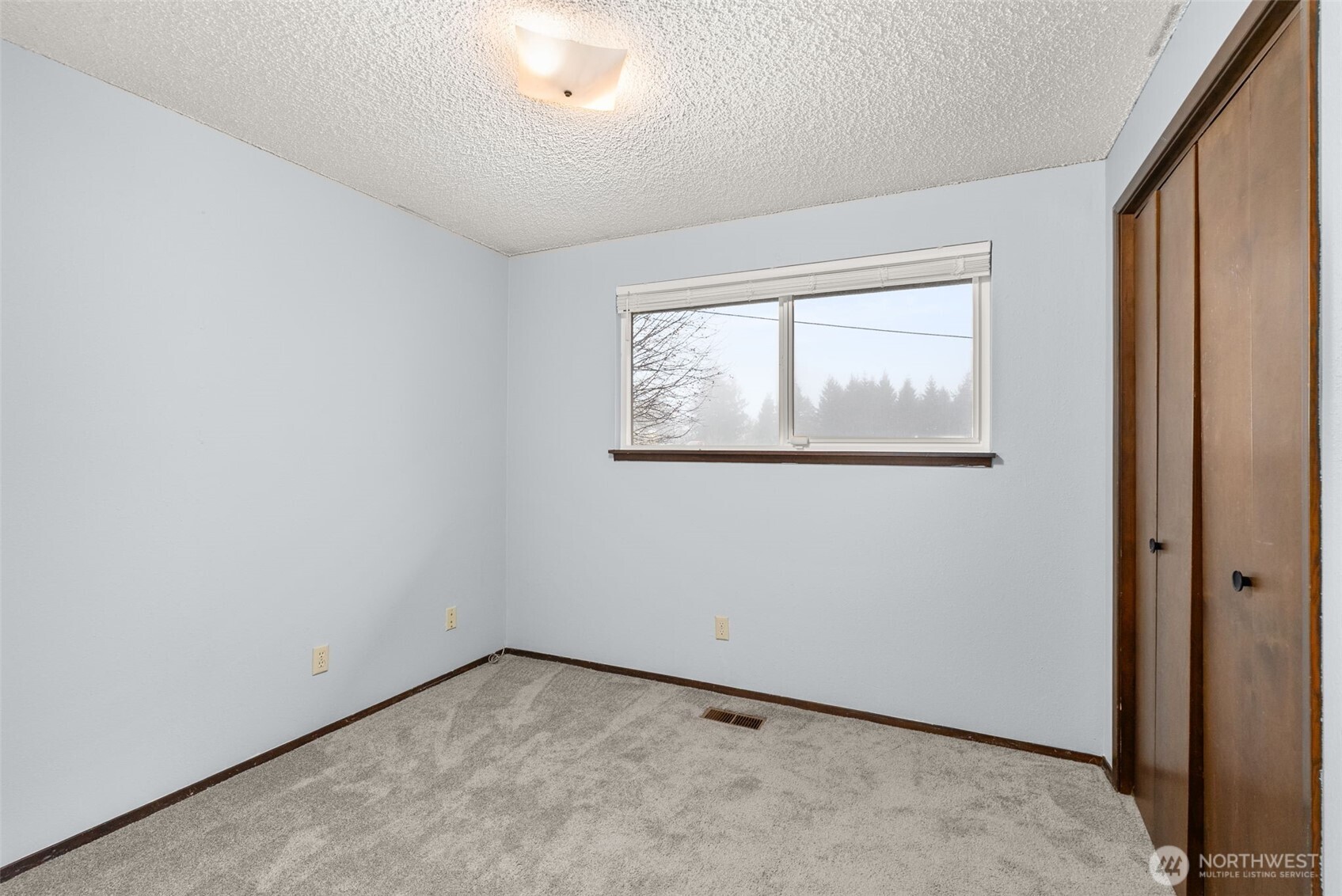 360 Byrd Street Centralia, WA 98531 - Photo 24 of 38 an empty room with a window
