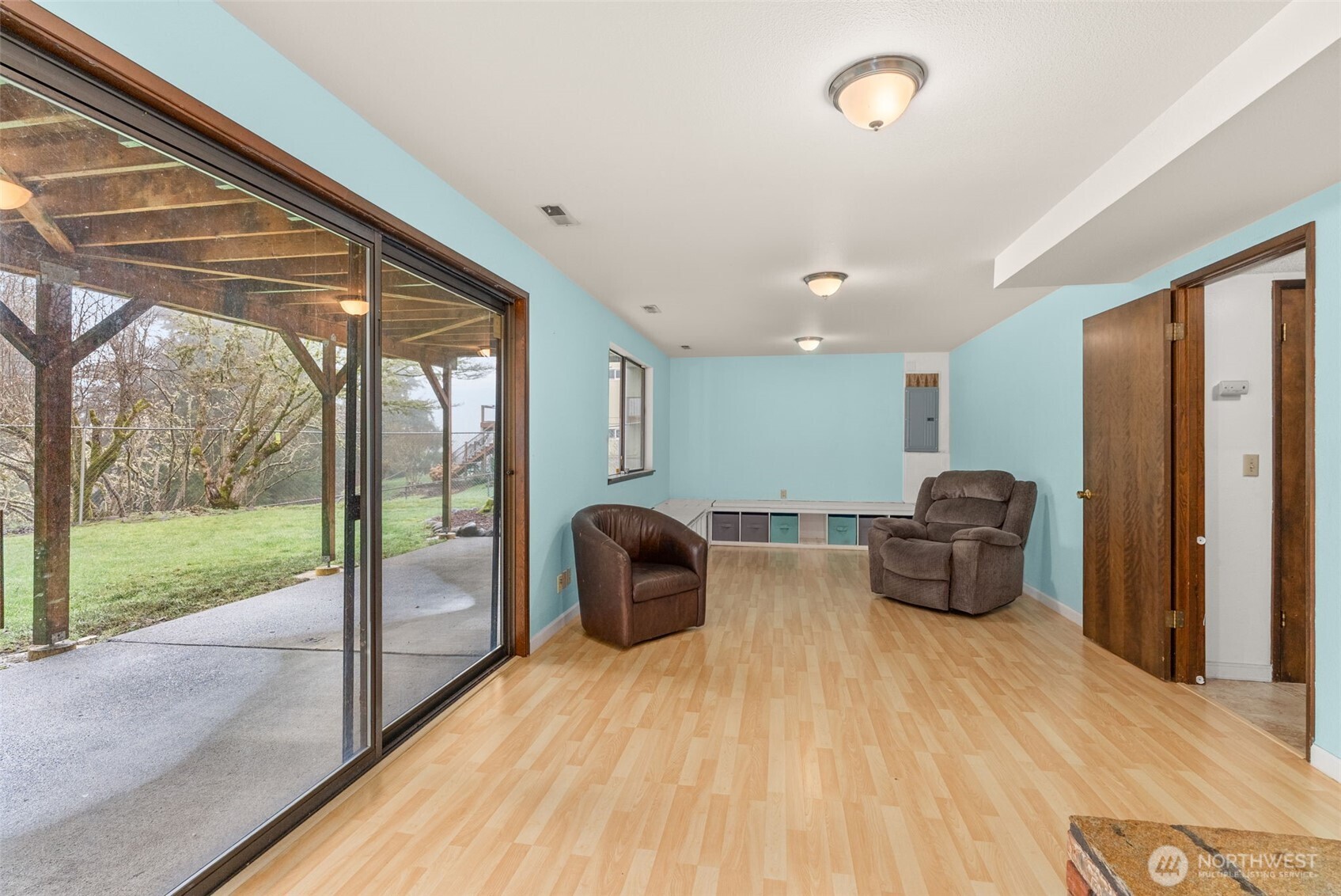 360 Byrd Street Centralia, WA 98531 - Photo 31 of 38 a bedroom with furniture and large windows