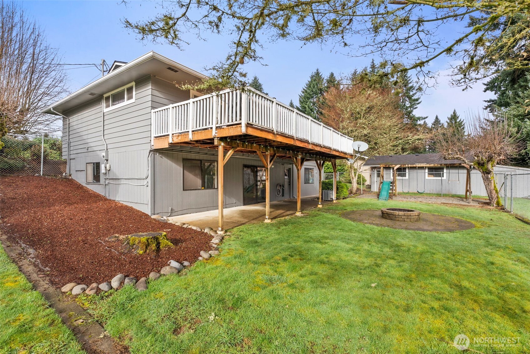 360 Byrd Street Centralia, WA 98531 - Photo 37 of 38 a front view of a house with a garden