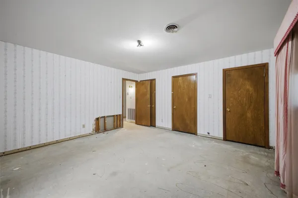 $475,000 | 214 Farm To Market Road 109, New Ulm, TX 78950
