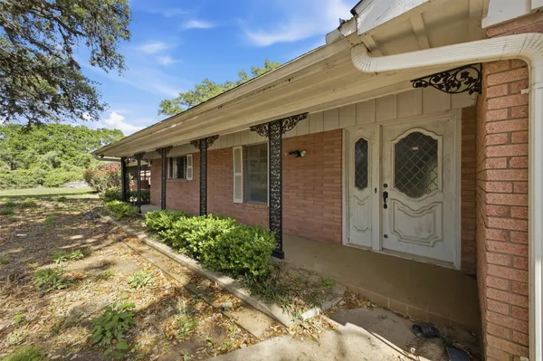 $475,000 | 214 Farm To Market Road 109, New Ulm, TX 78950
