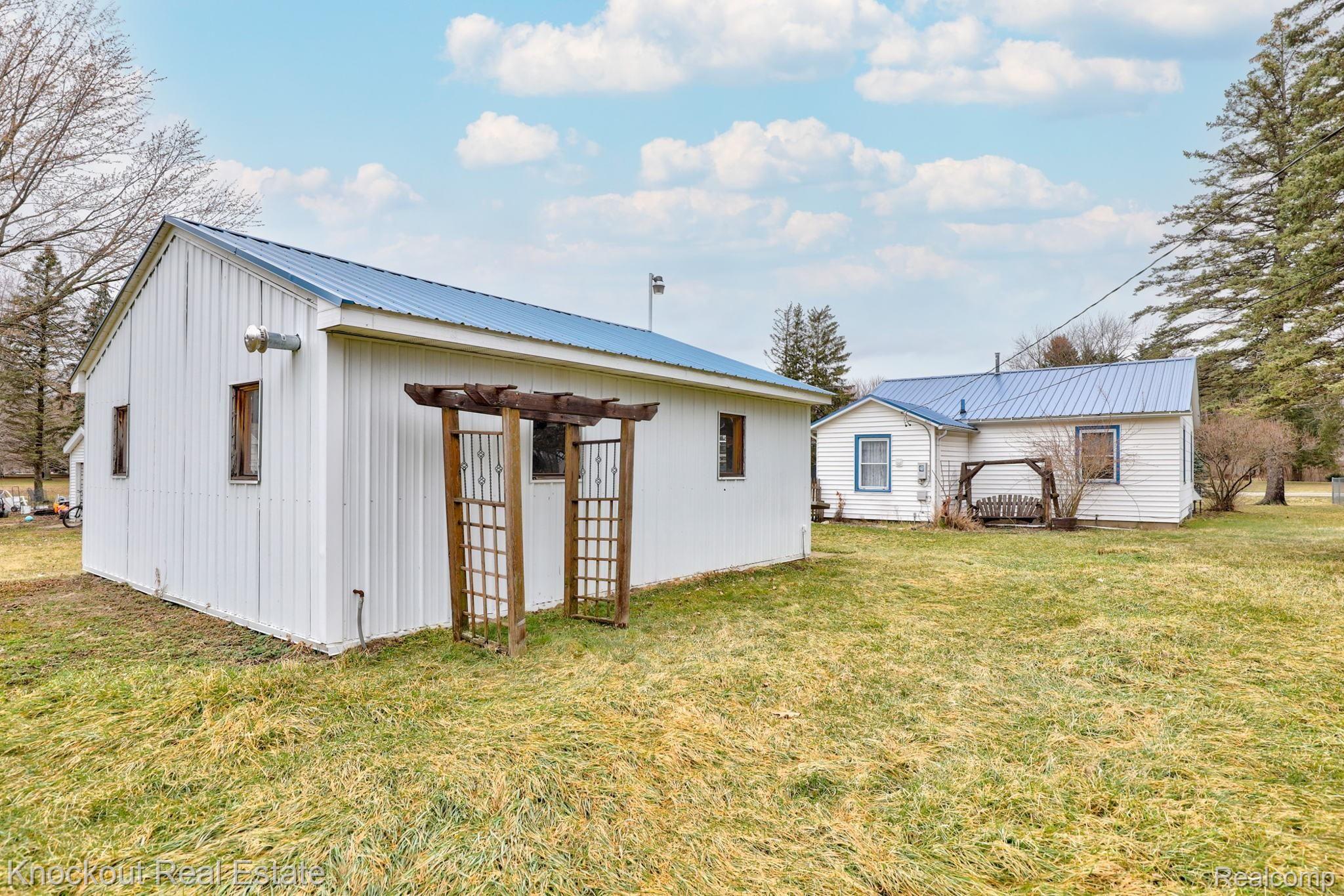 997 Day Road Vassar, MI 48768 - Photo 26 of 30 27-web-or-mls-997 Day Rd Vassar28.jpg
