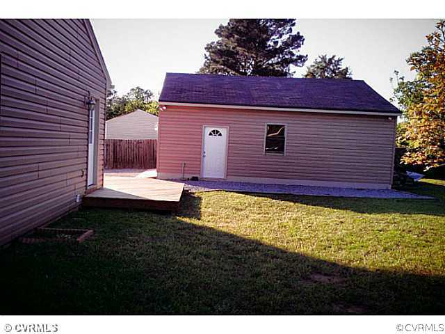 359 Poplar Road Aylett, VA 23009 - Photo 4 of 13 Yard/Garden - Backyard Side Garage View