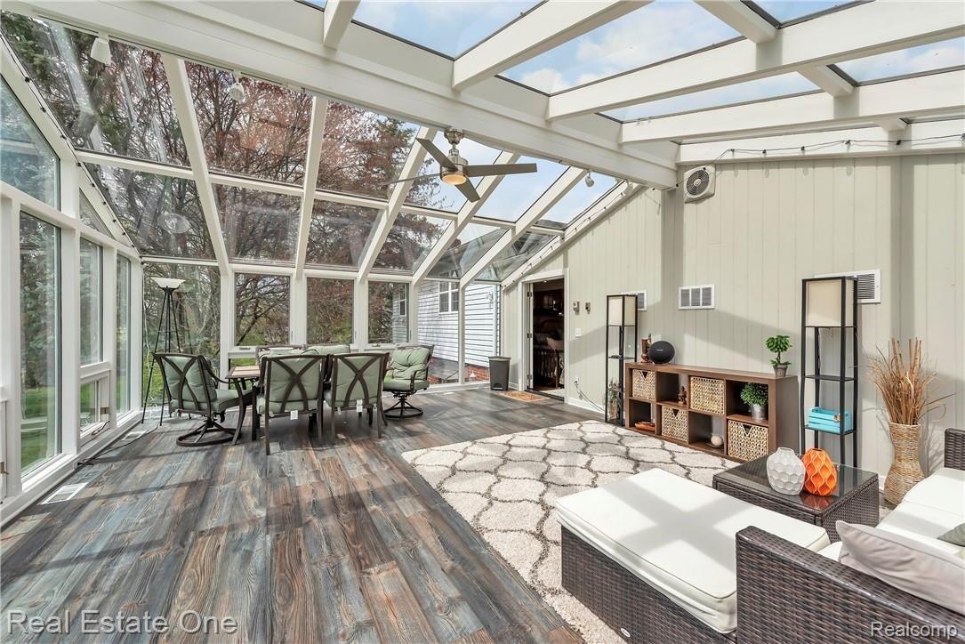 861 Downhill Lane Rochester, MI 48307 - Photo 12 of 44 861-Downhill-Ln-Rochester-Hills-MI-48307-windowstill-14.jpg
