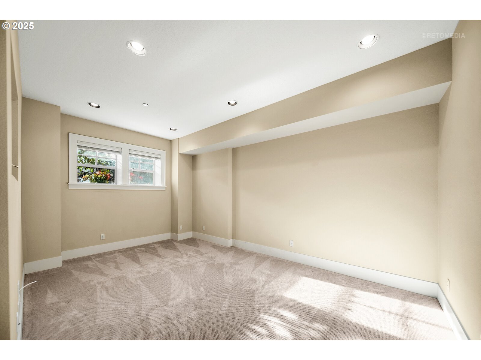10225 Southwest Taylor Street Portland, OR 97225 - Photo 25 of 43 a view of an empty room