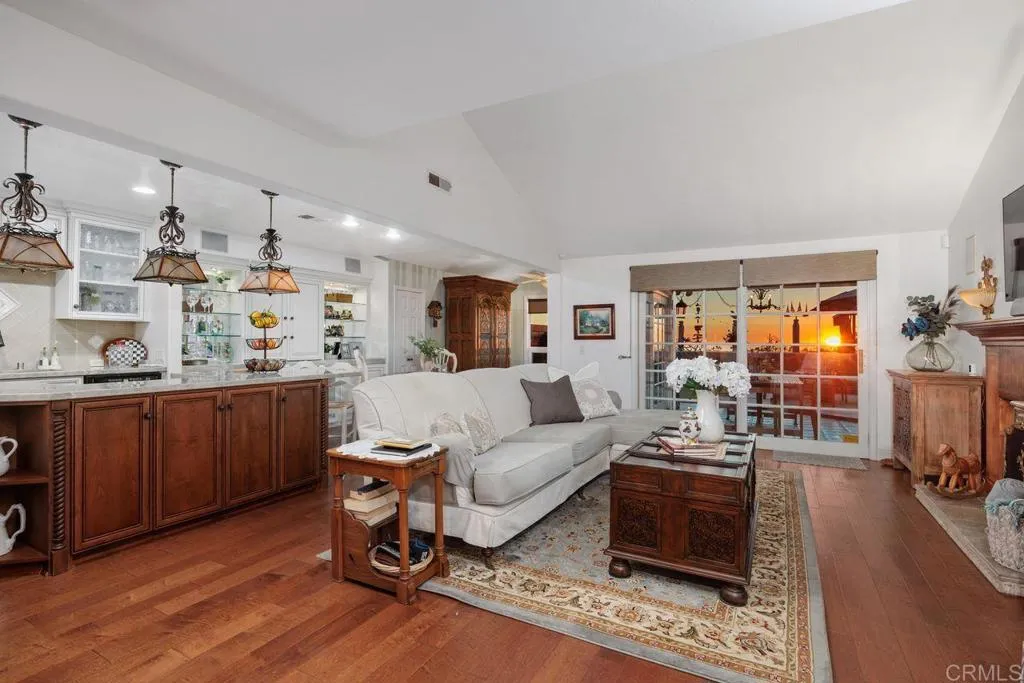 7139 Linden Terrace Carlsbad, CA 92011 - Photo 4 of 46