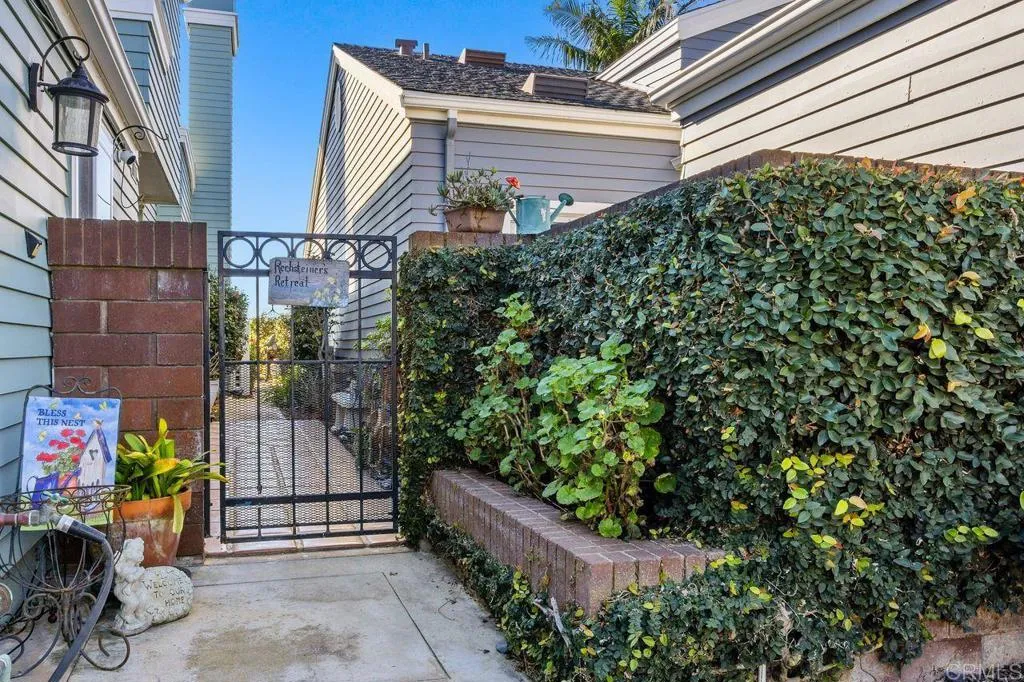 7139 Linden Terrace Carlsbad, CA 92011 - Photo 6 of 46