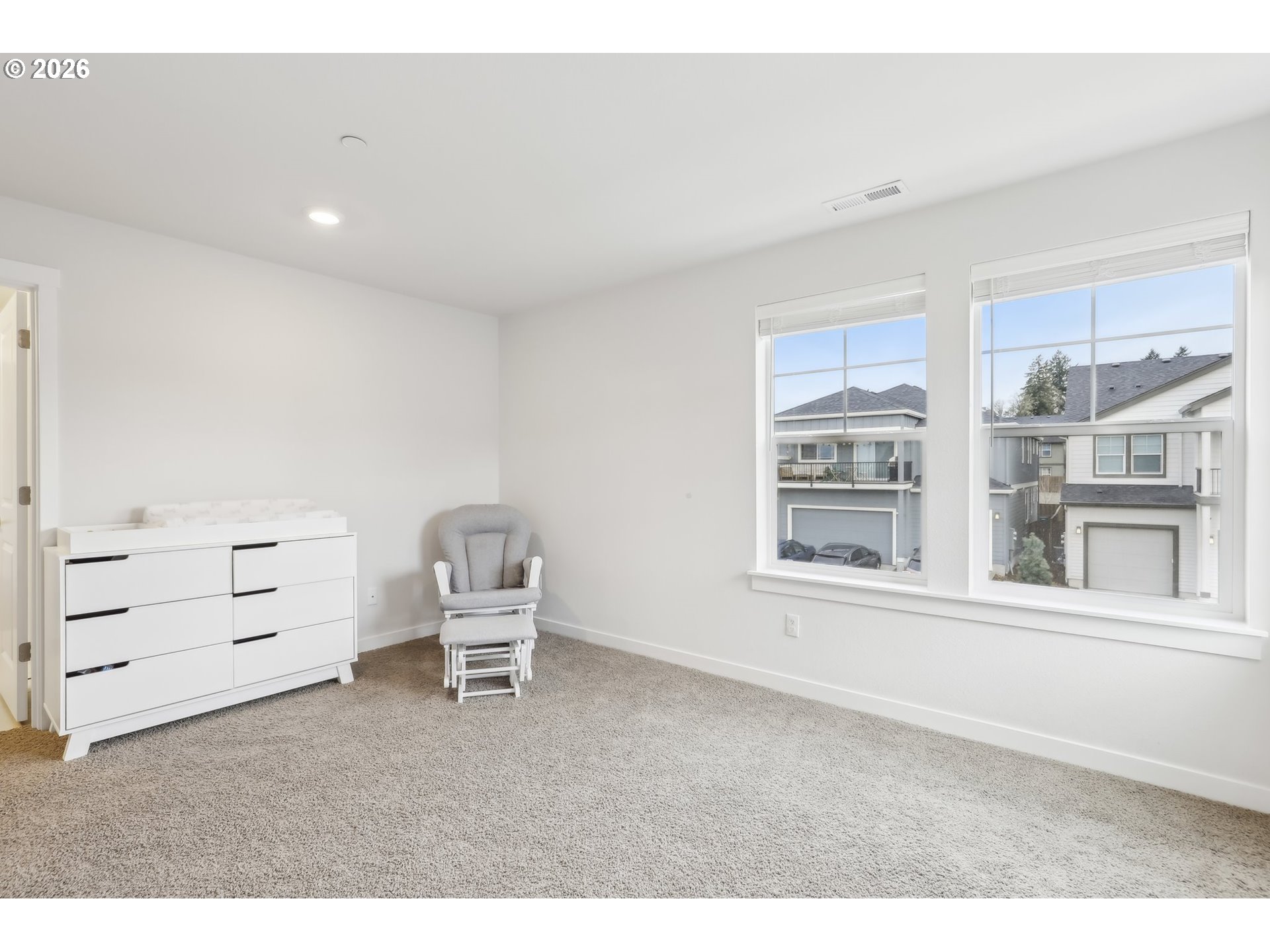 18436 Southwest Buckhorn Drive Beaverton, OR 97007 - Photo 18 of 35 view of an empty room with a window