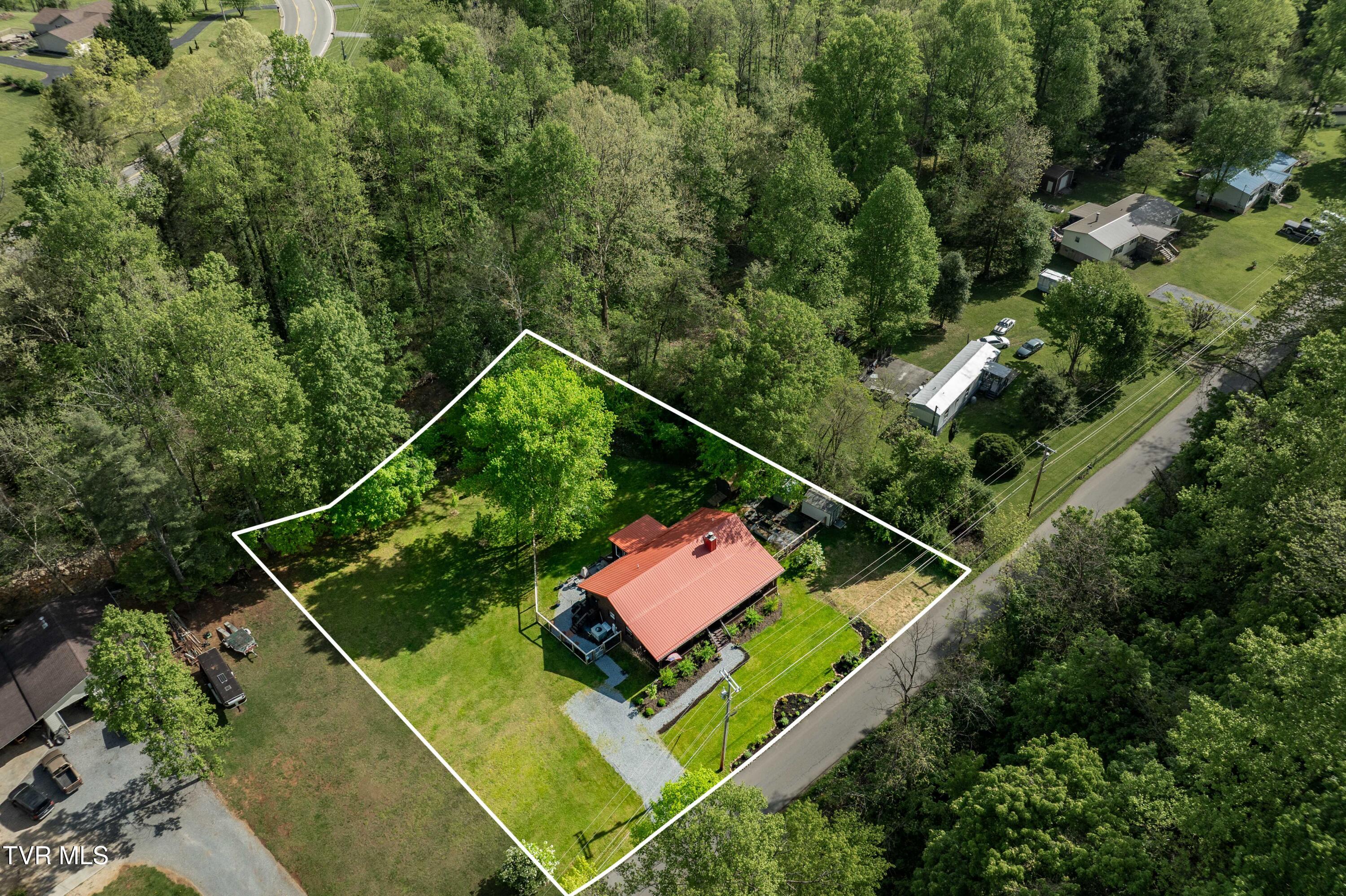 135 Grindstaff Hollow Road Elizabethton, TN 37643 - Photo 13 of 116 135 Grindstaff Hollow (5 of 82)