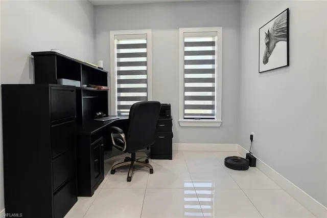 a en suite bathroom with a toilet
