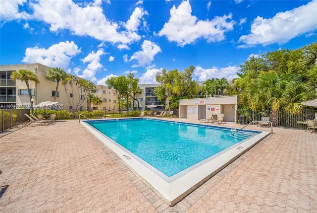 $2,200 | 8005 Southwest 107th Avenue, Unit 122, Miami, FL 33173